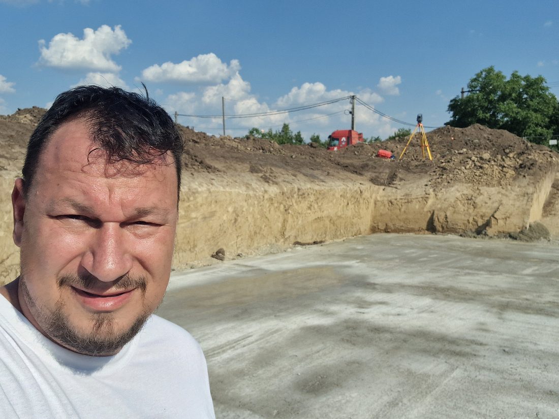 Dalmadi János munka közben